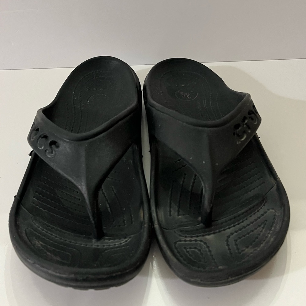 CROCS Classic Black Flip Flop Sandals Size 9 Mens or 11 Women’s